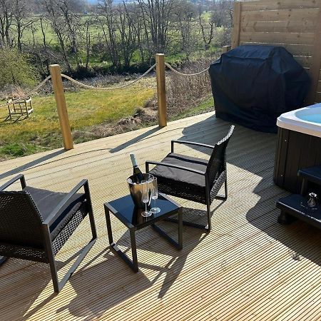 River Huts, Highland River Retreat With Hot Tub อินเวอร์เนส ภายนอก รูปภาพ