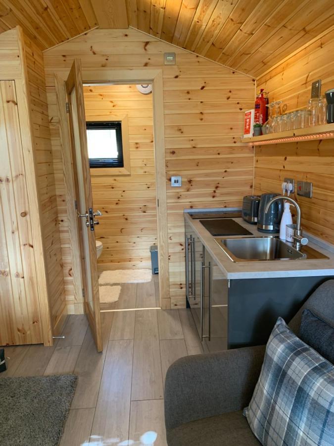 River Huts, Highland River Retreat With Hot Tub อินเวอร์เนส ภายนอก รูปภาพ