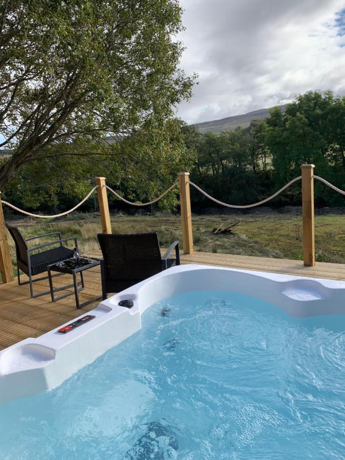River Huts, Highland River Retreat With Hot Tub อินเวอร์เนส ภายนอก รูปภาพ