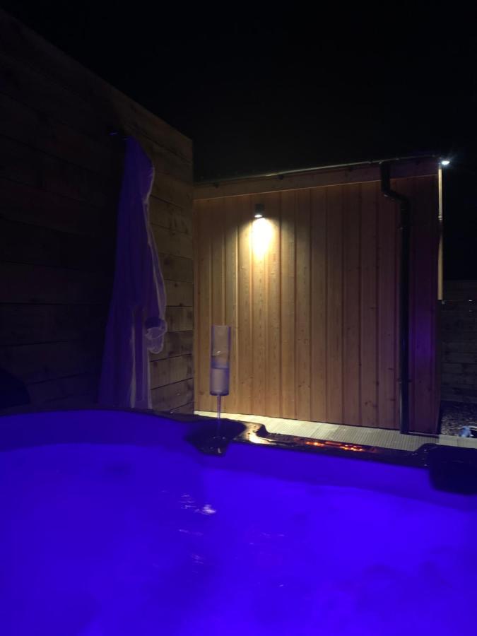 River Huts, Highland River Retreat With Hot Tub อินเวอร์เนส ภายนอก รูปภาพ