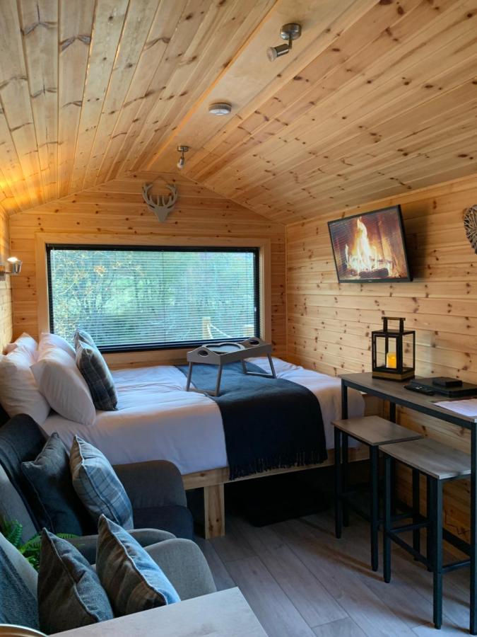 River Huts, Highland River Retreat With Hot Tub อินเวอร์เนส ภายนอก รูปภาพ