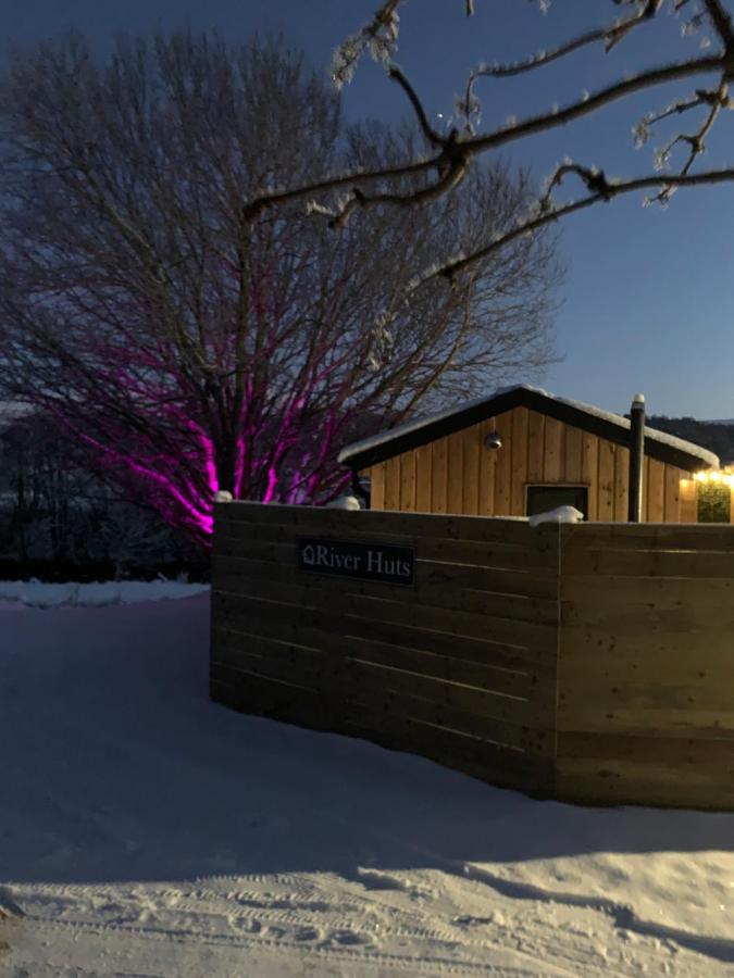 River Huts, Highland River Retreat With Hot Tub อินเวอร์เนส ภายนอก รูปภาพ